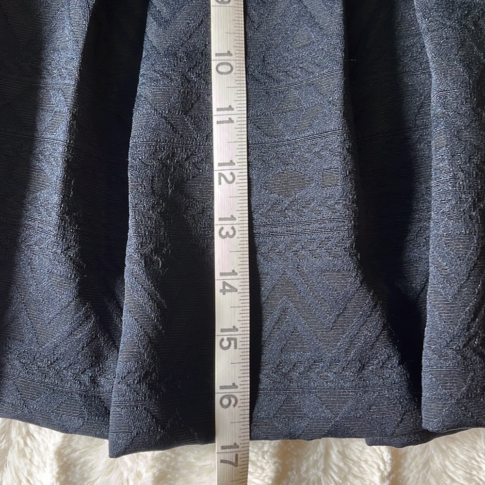 Banana Republic pleated skirt - Picture 3 of 4